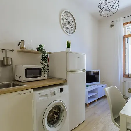 Apartment Yourbanflat Clock Tower